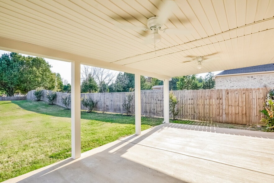 Building Photo - 2865 Pinnacle Dr