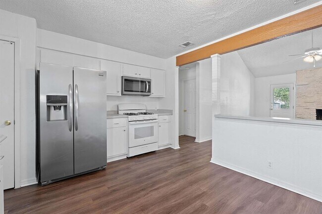 Building Photo - 5402 Jeffburn Cove