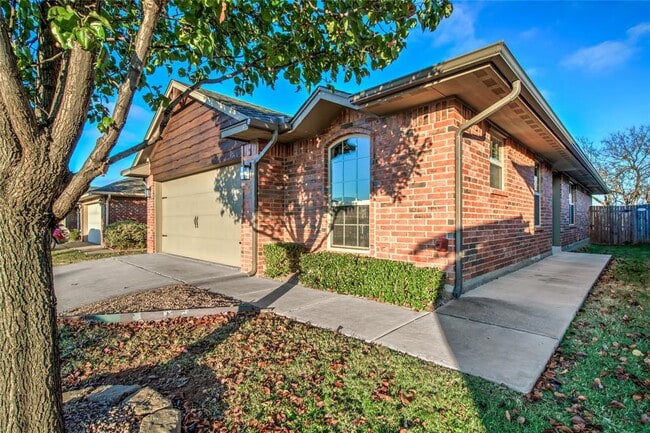 Building Photo - 12716 Heritage Oaks Dr