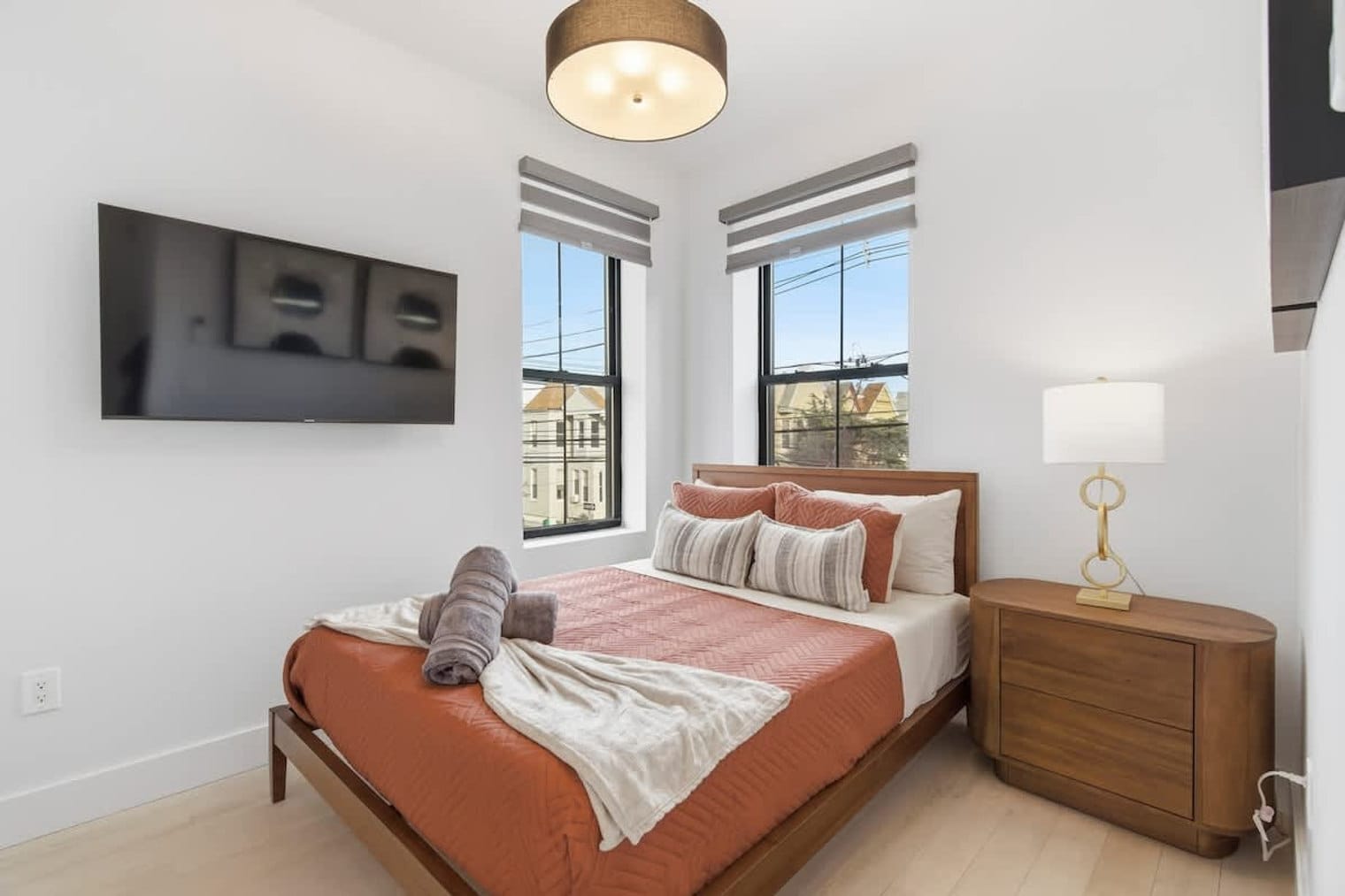 Building Photo - 81 Crescent Ave