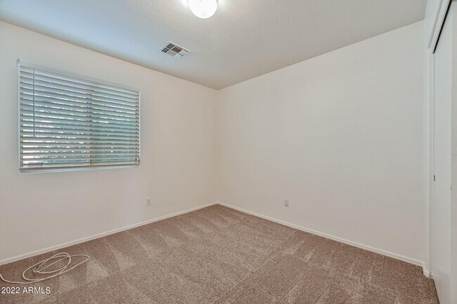 Building Photo - 2607 E Anderson Dr
