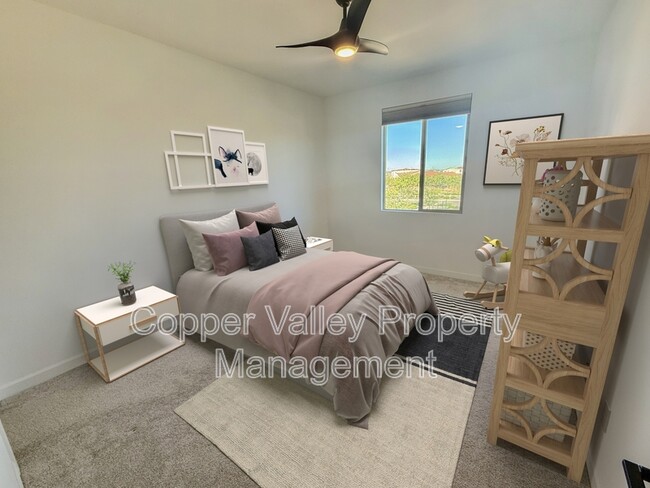 Building Photo - 2034 W Lariat Ln