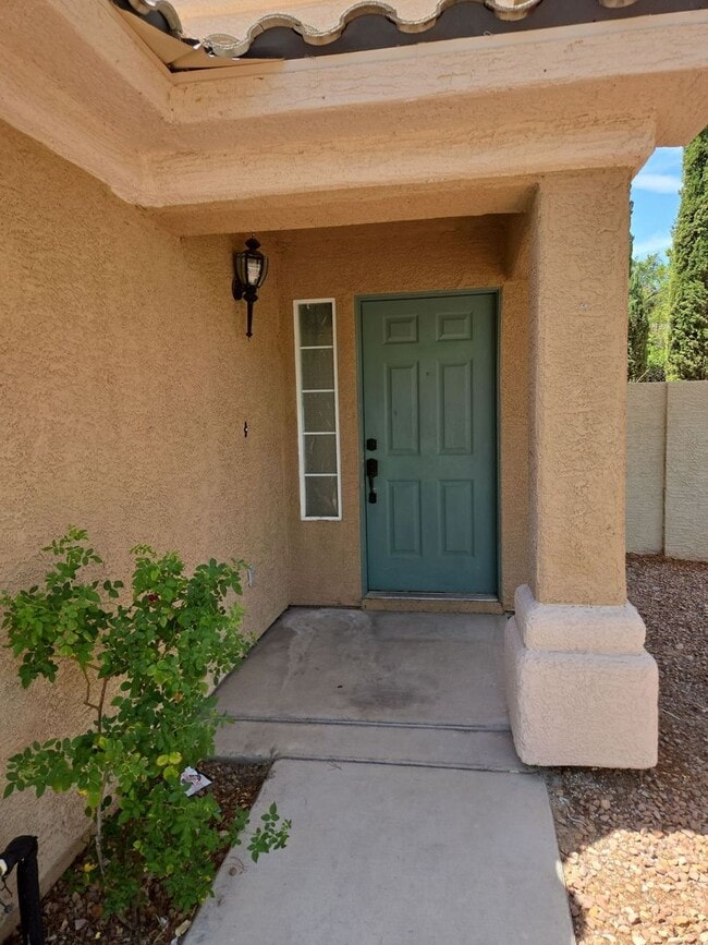 Building Photo - A Fabulous 4 Bedroom Home in Peccole Ranch