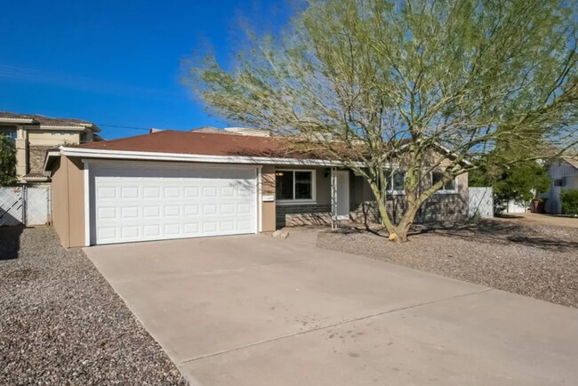 Building Photo - 7421 E Belleview St