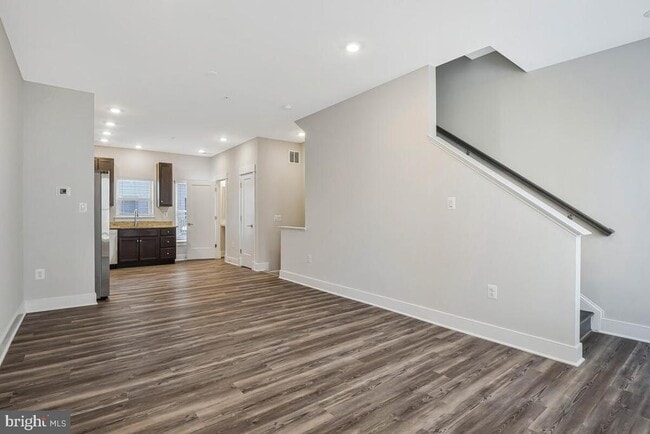 Building Photo - 1003 Sycamore Dr SE