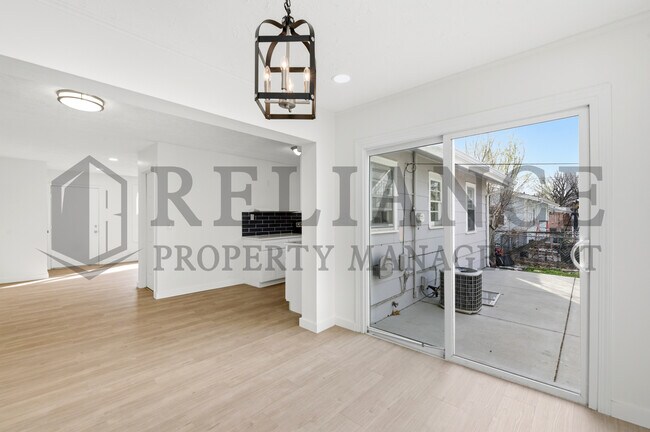 Building Photo - 6651 N Scottsville St