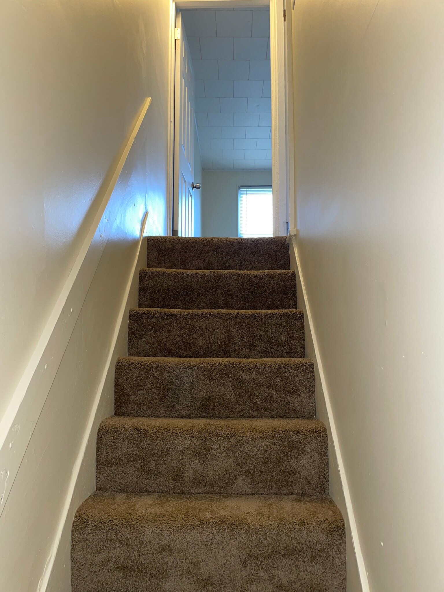 Building Photo - 553 Main St