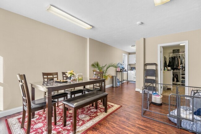 Building Photo - 148 N Franklin St