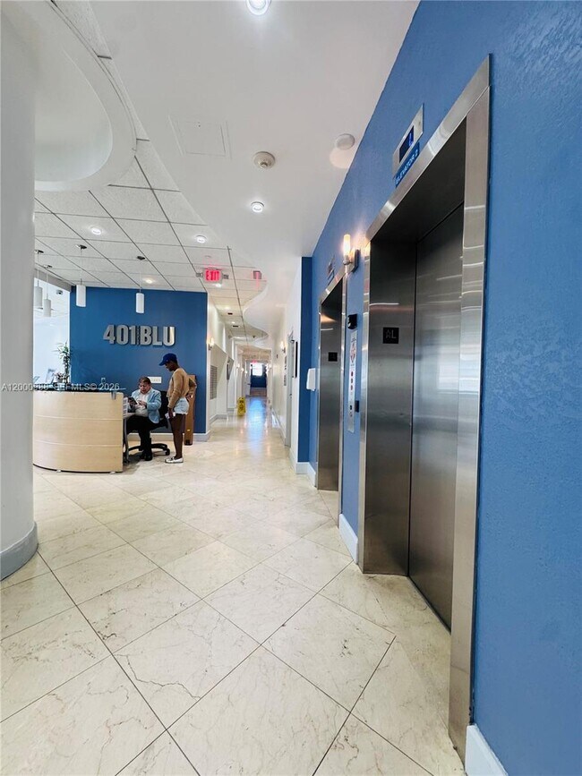 Building Photo - 401 NE 69th St