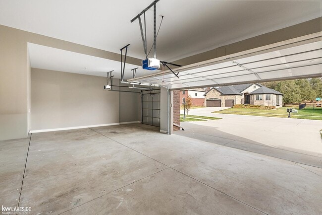 Building Photo - 46267 Terrace Dr