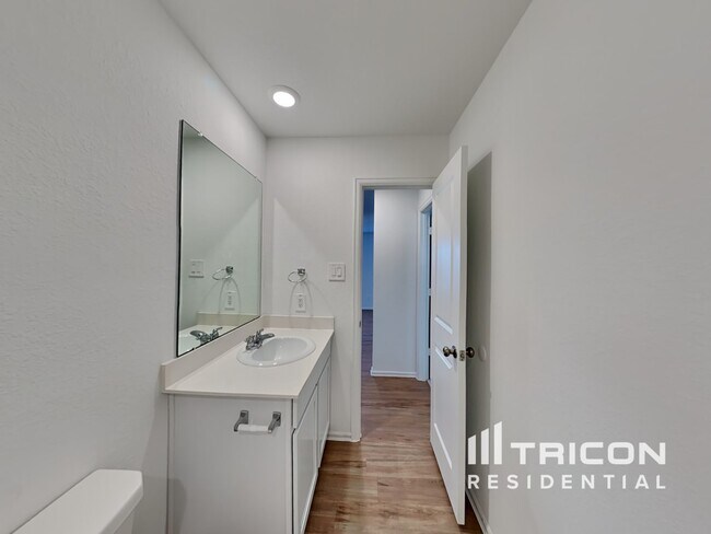 Building Photo - 3009 Twisted Myrtle Dr
