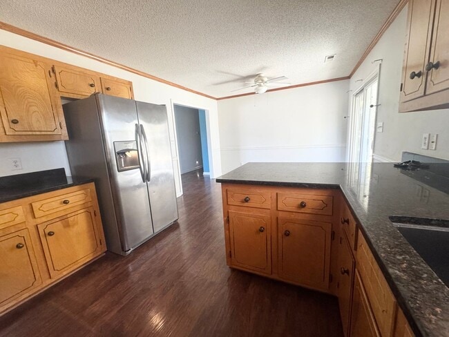 Building Photo - 200 Dramtree Dr