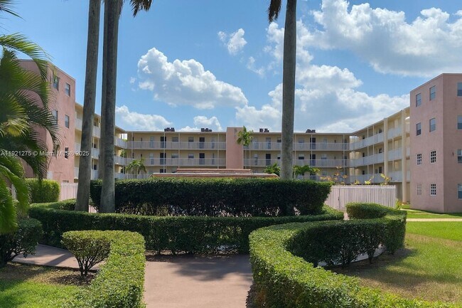 Building Photo - 2800 NW 56th Ave