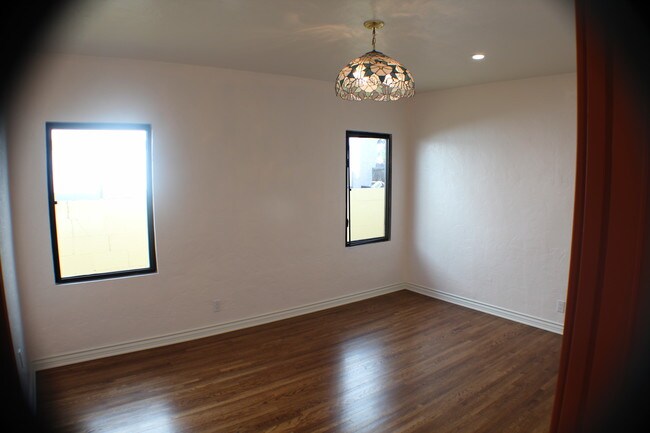 Building Photo - 3827 W Ave 42