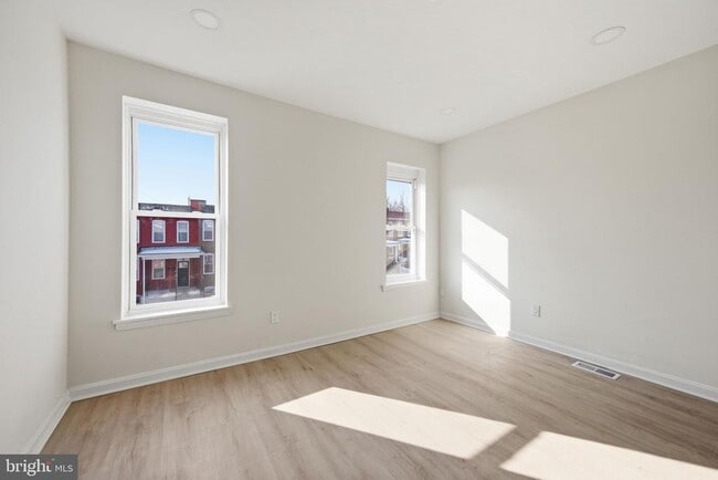 Building Photo - 2636 Lauretta Ave