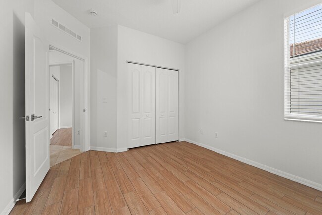 Building Photo - 9588 SW Flowermound Cir