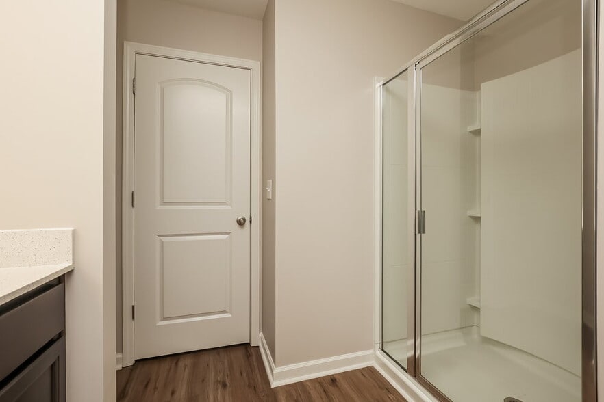 Building Photo - 408 Bronson Dr