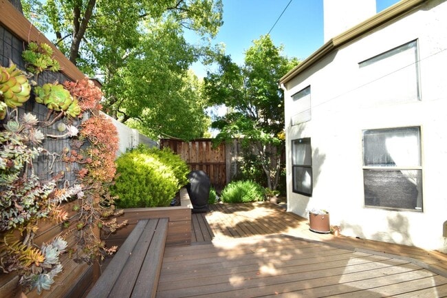 Building Photo - 4614 Corrida Cir