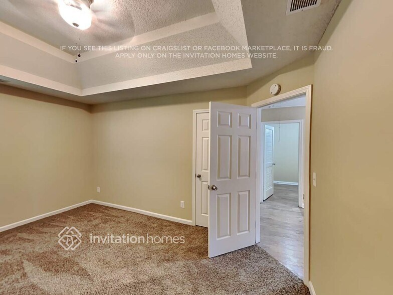 Building Photo - 6767 Mancha St