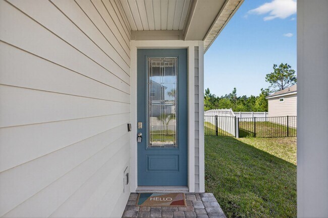 Building Photo - Resort-Style Living!