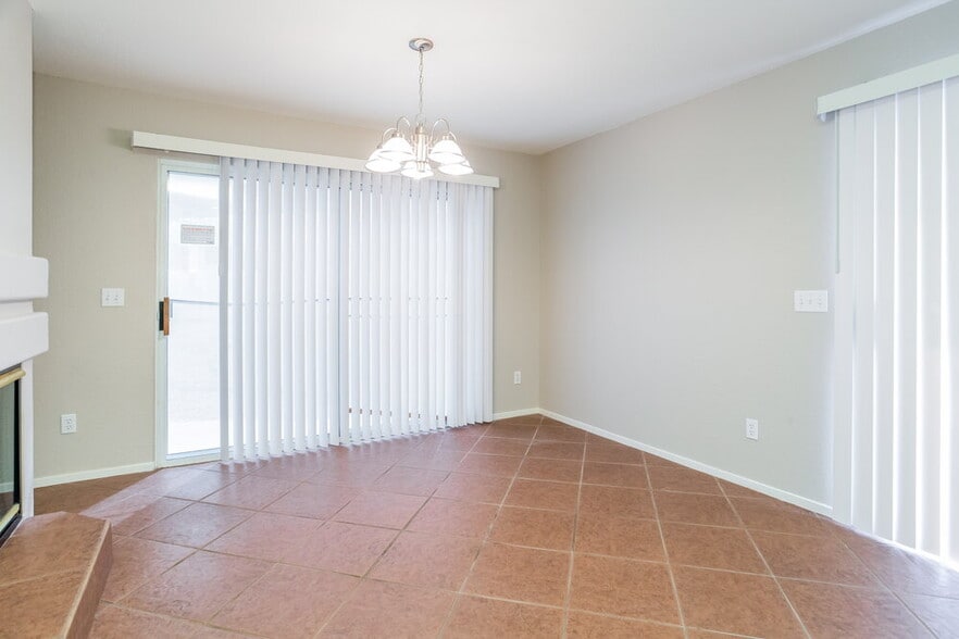 Building Photo - 3307 Epson St