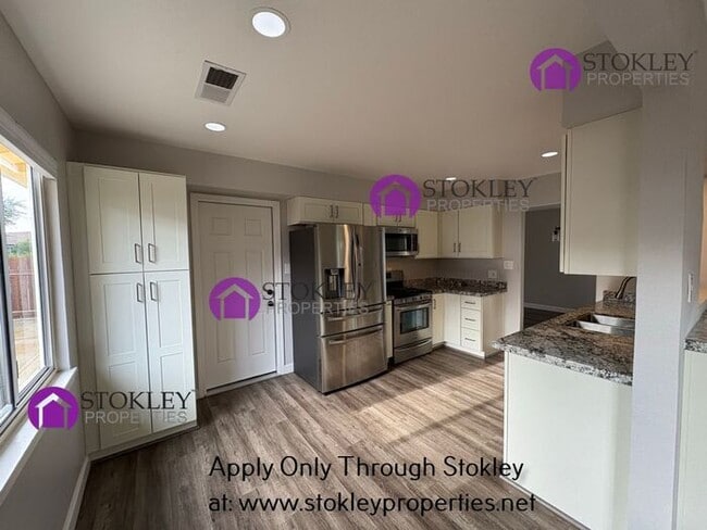 Building Photo - 1920 Encima Dr