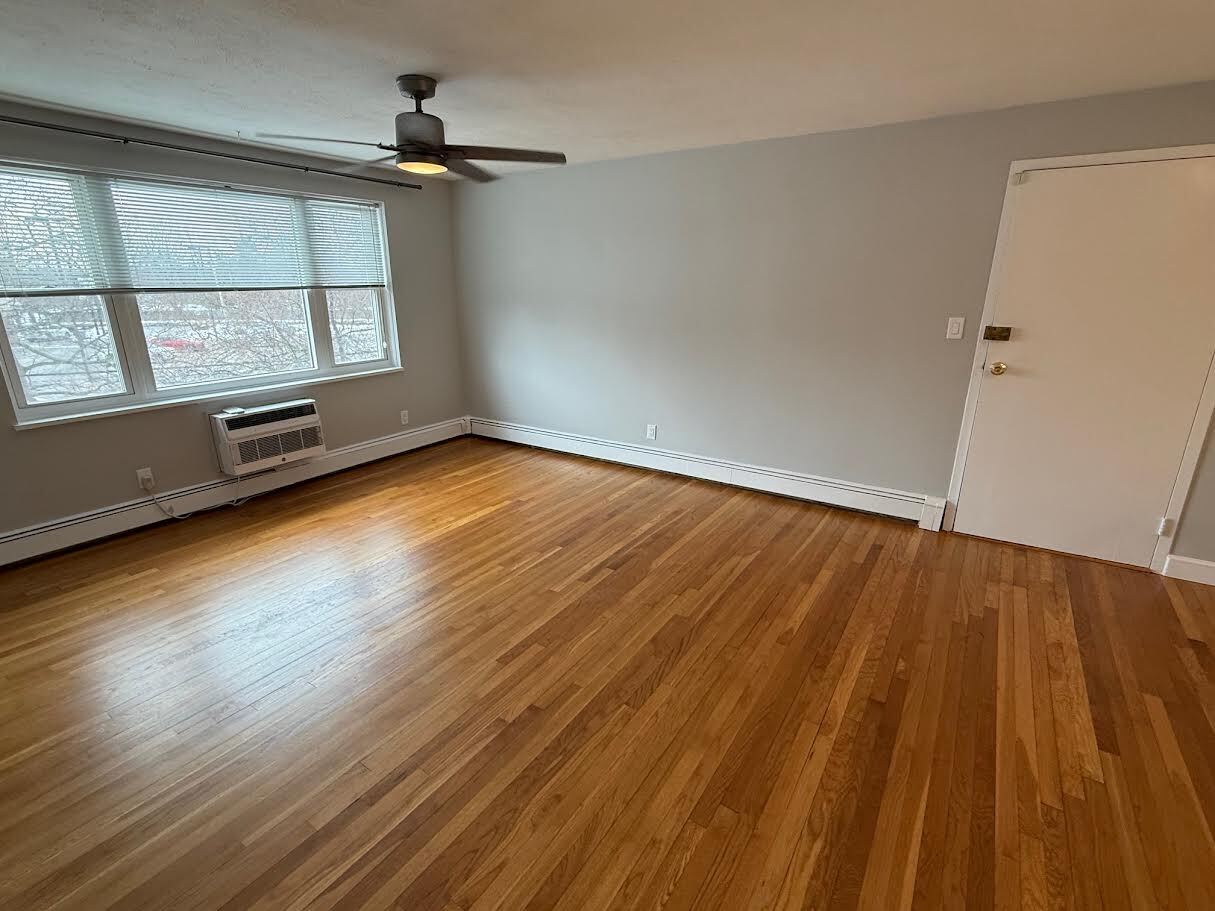 Building Photo - 21 Warren St