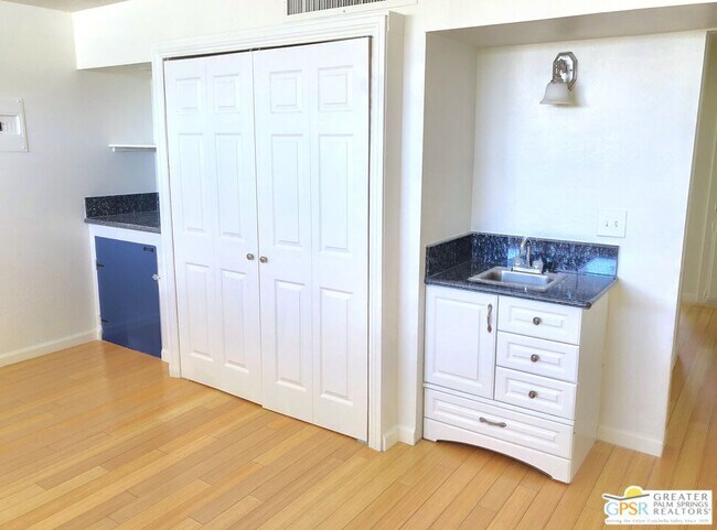 Building Photo - 1655 E Palm Canyon Dr