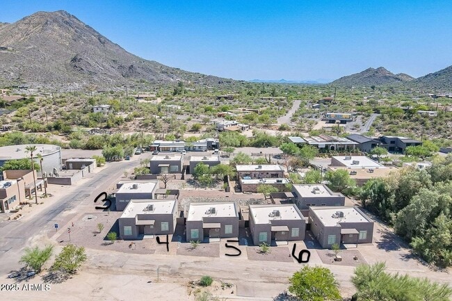 Building Photo - 6050 E Hidden Valley Dr