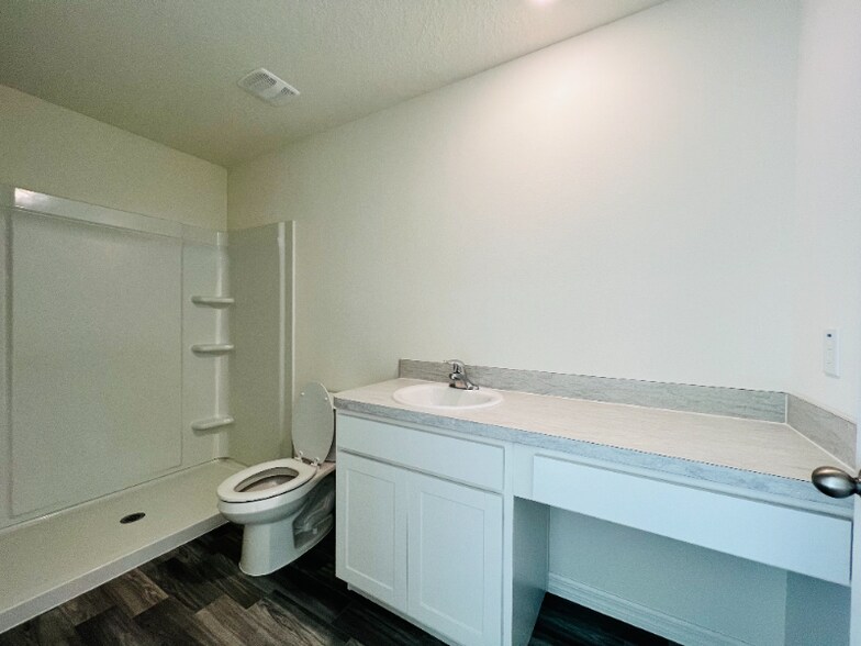 Building Photo - 1094 Harlingen Rd SW