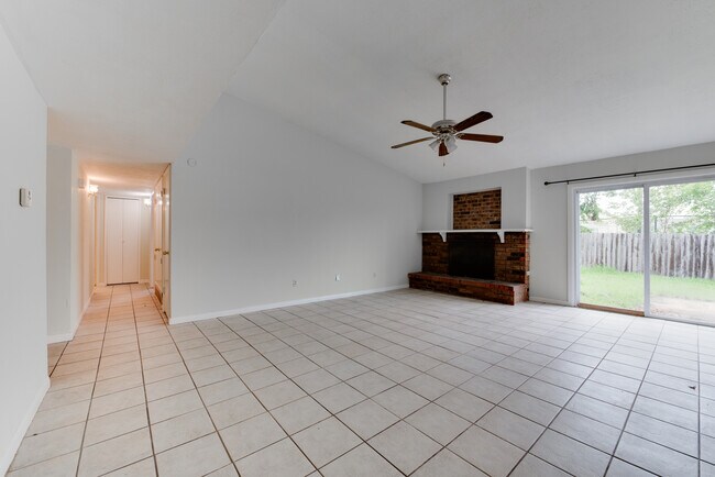 Building Photo - 15702 Mendocino Dr