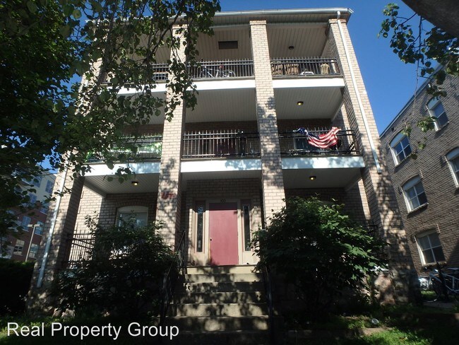 Building Photo - 402 S 9th St