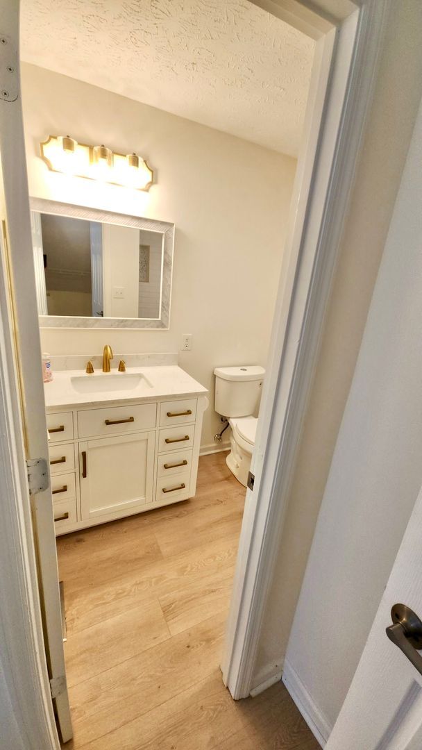 Building Photo - Knoxville 37920 - Completely Renovated 4 Bedroom, 4 Bath home - Contact Tanner Fee (865) 850-5103