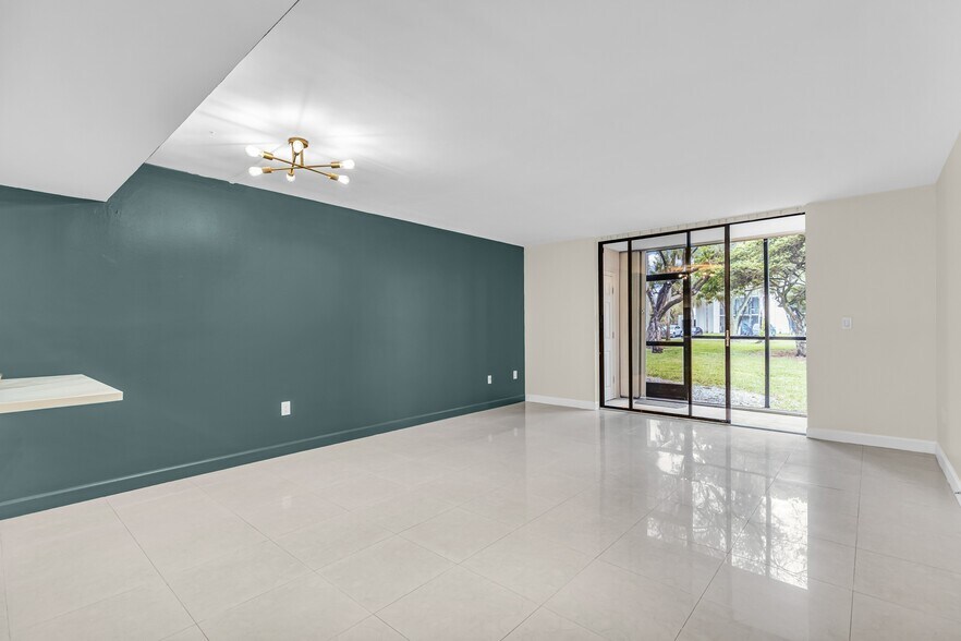 Building Photo - 8400 SW 133rd Avenue Rd