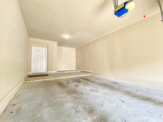 Building Photo - 2125 Sweetbroom Cir