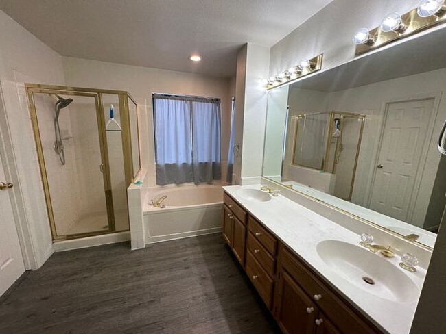 Building Photo - 5375 Santa Rosa Ave