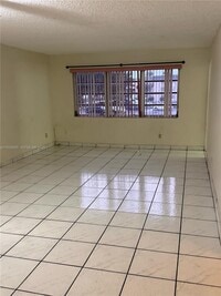 Building Photo - 1400 NE 191st St