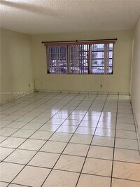 Building Photo - 1400 NE 191st St