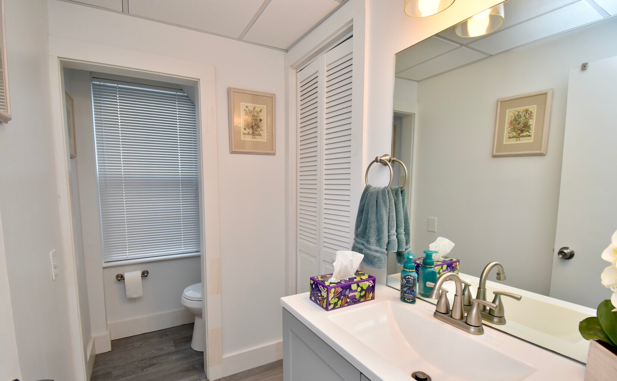 Building Photo - 4 Elm St