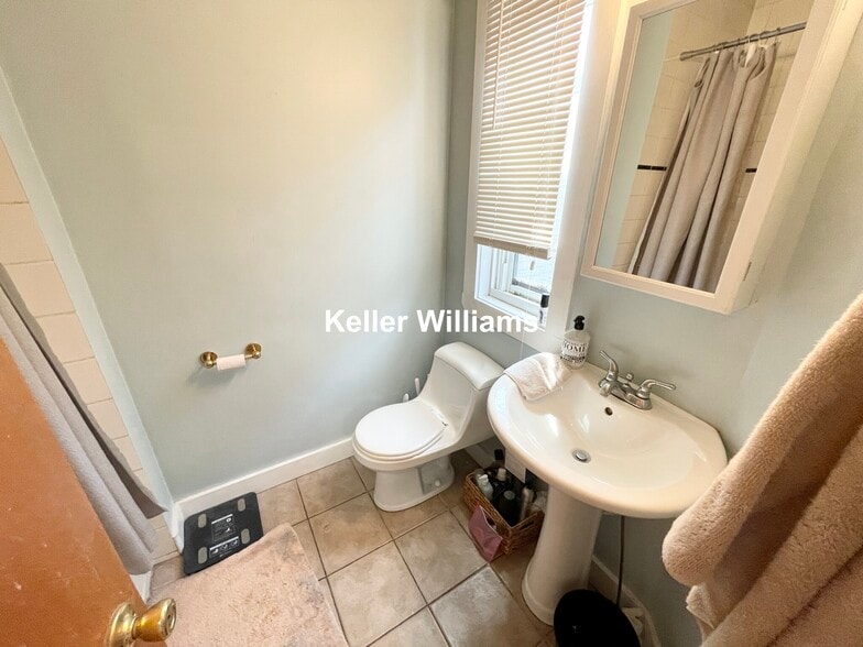 Building Photo - 44 Ward St