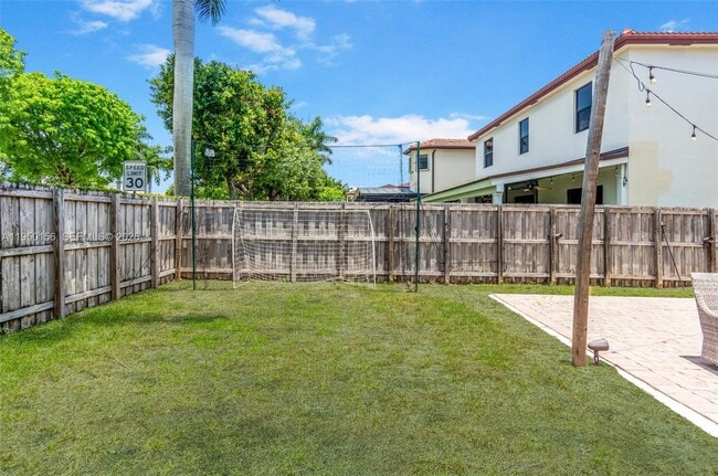 Building Photo - 724 SE 37th Ave