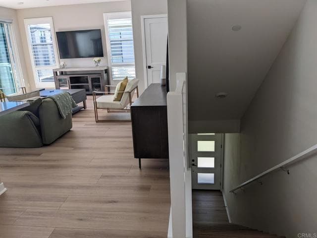 Building Photo - 2950 Via Alta Pl