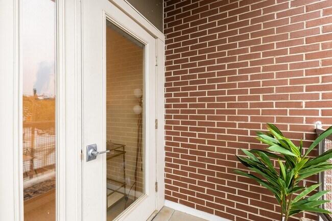 Building Photo - 822 Kennedy St NW