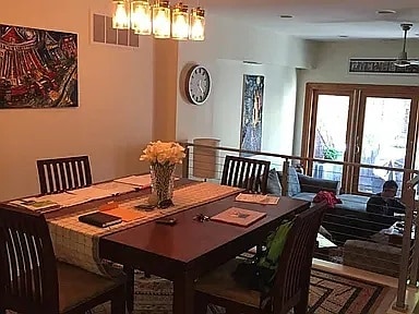 Building Photo - 2044 Appletree St