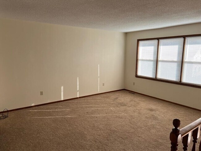 Building Photo - 219 W Market St