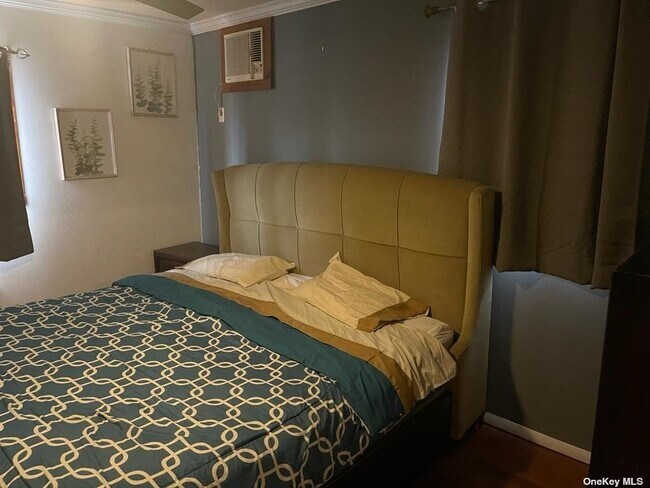 Building Photo - 2679 Lexington Ave