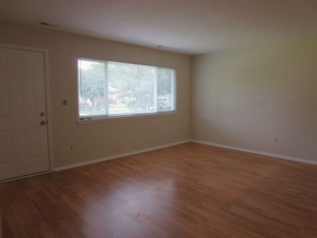 Building Photo - Aragona Village