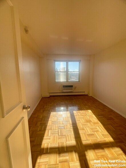 Building Photo - 175 Freeman St