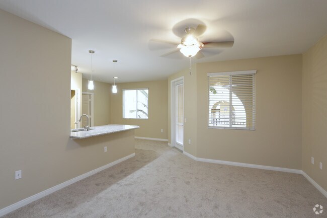 1 BR, 1 BA - 820 SF - Camden Old Creek