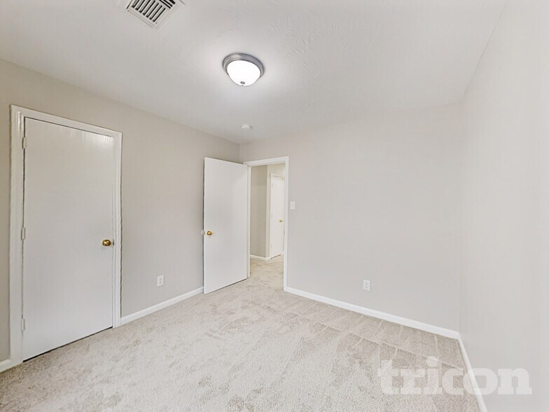 Building Photo - 8707 Texas Acorn Ave